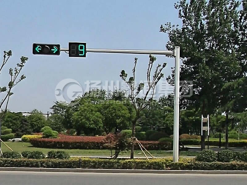 XHDG-035，L型八棱信號燈桿，丁字路口